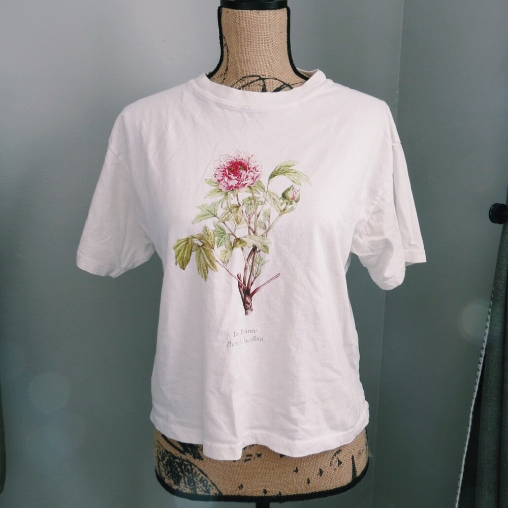 brandy melville floral t-shirt